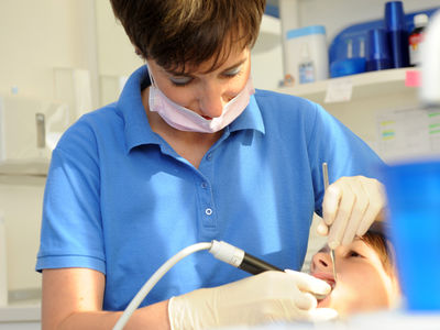 Methoden zur schmerzarmen Zahnbehandlung in München